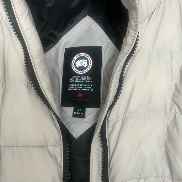 Canada Goose Women's Puffer Jacket in Cream - Picture 11 of 11